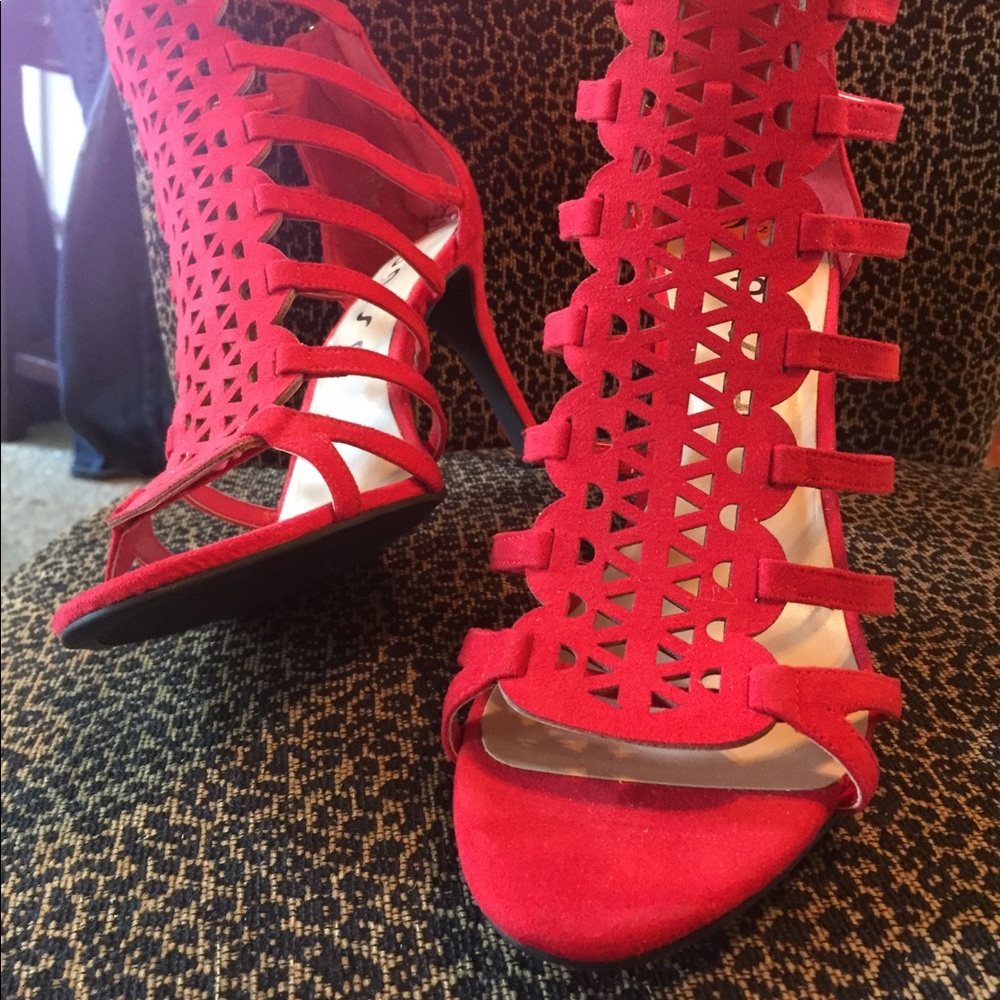 Red Unisa Strappy Cutout suede sandal pumps